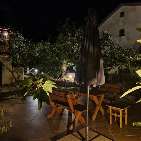 Apartments Villa Temer Pinezići المظهر الخارجي الصورة