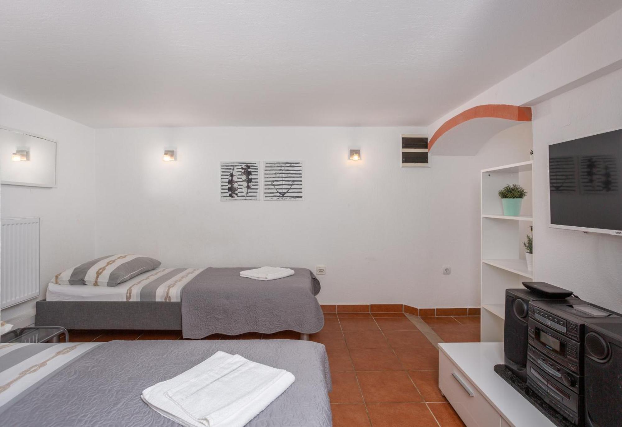 Apartments Villa Temer Pinezići المظهر الخارجي الصورة